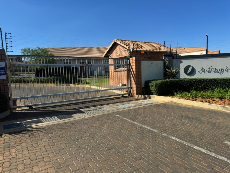 To Let 2 Bedroom Property for Rent in Noordwyk Gauteng