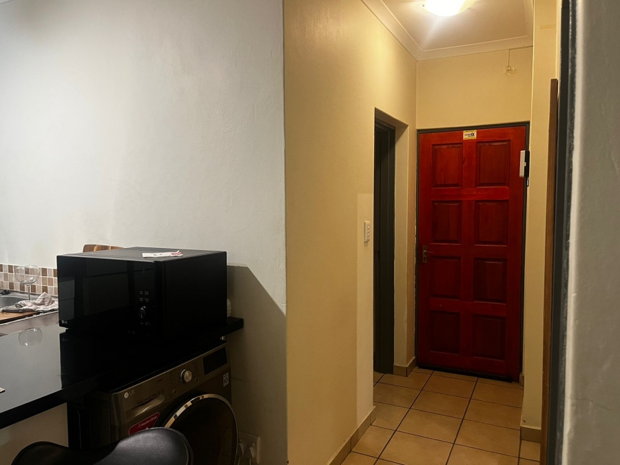 To Let 2 Bedroom Property for Rent in Grand Central Gauteng