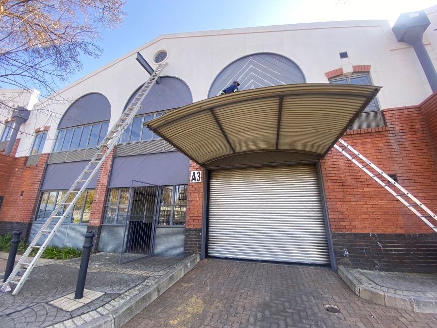 To Let commercial Property for Rent in Randjespark Gauteng