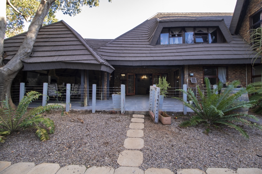 7 Bedroom Property for Sale in Waterkloof Park Gauteng