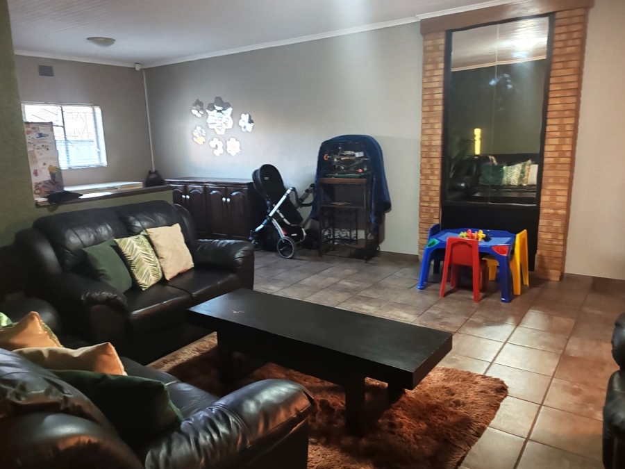 4 Bedroom Property for Sale in Vanderbijlpark SW 5 Gauteng