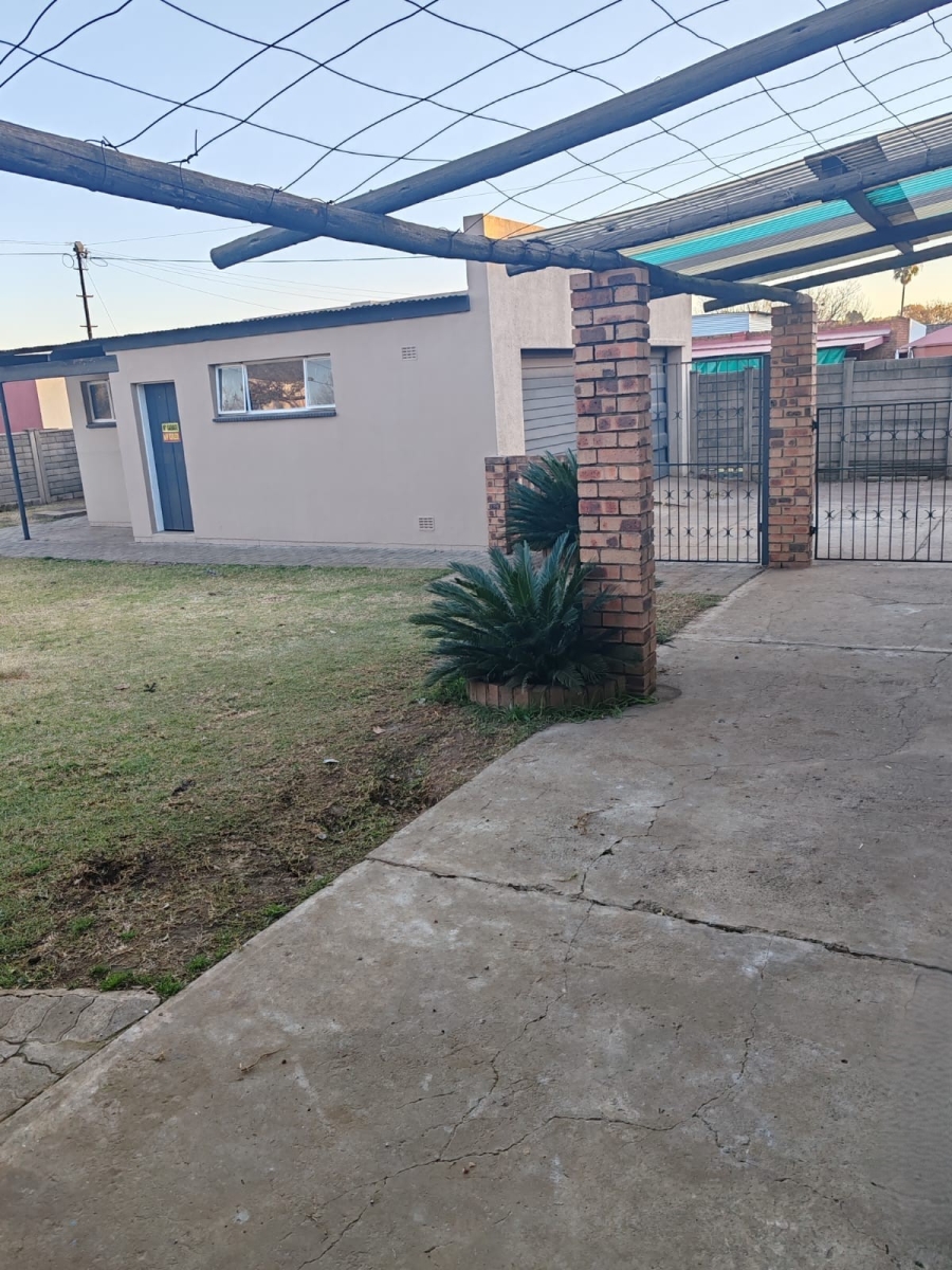 4 Bedroom Property for Sale in Vanderbijlpark SW 5 Gauteng