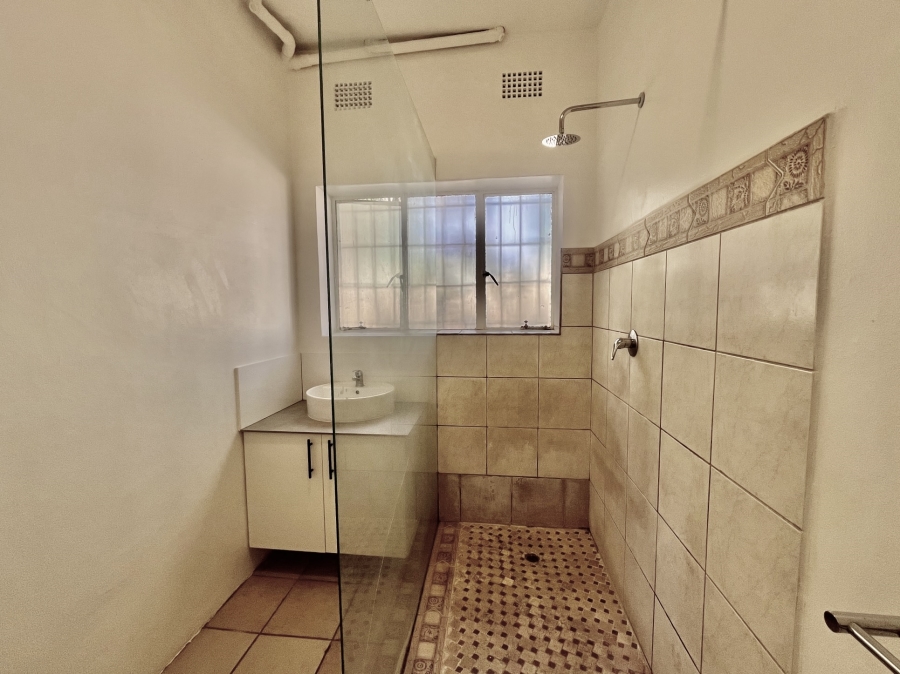 To Let 2 Bedroom Property for Rent in Linden Gauteng