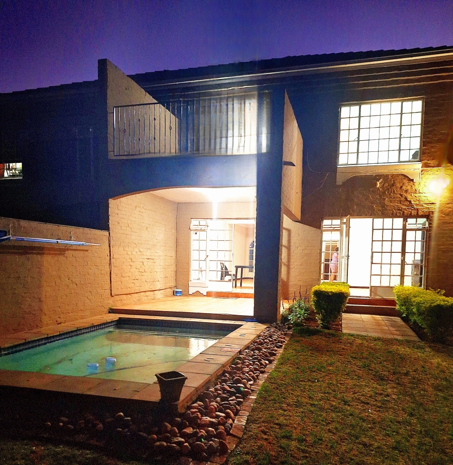 3 Bedroom Property for Sale in North Riding Gauteng