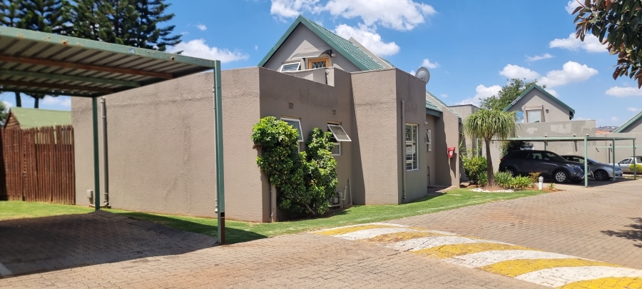 3 Bedroom Property for Sale in Weltevreden Park Gauteng