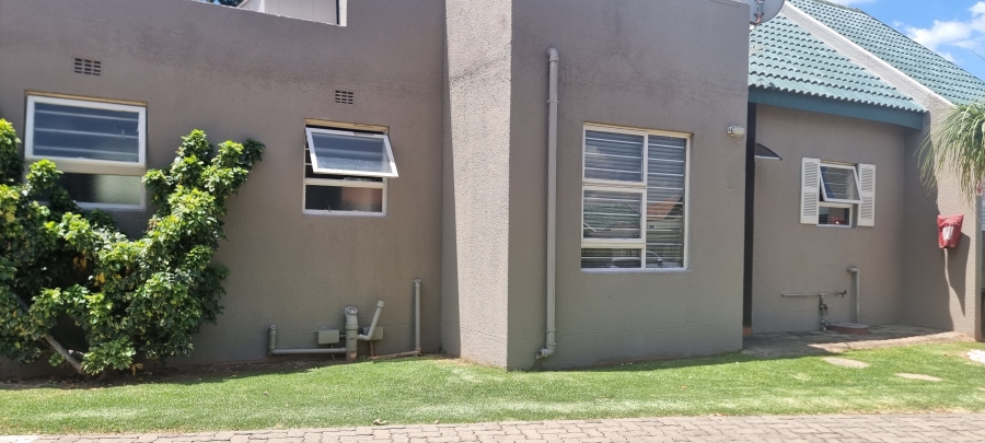 3 Bedroom Property for Sale in Weltevreden Park Gauteng