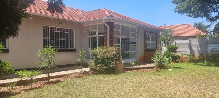 4 Bedroom Property for Sale in Greenside Gauteng