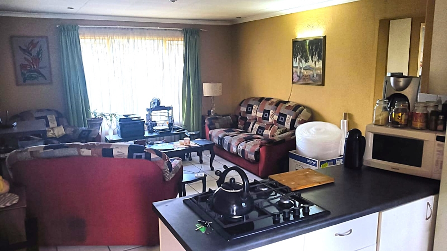 2 Bedroom Property for Sale in Glen Marais Gauteng