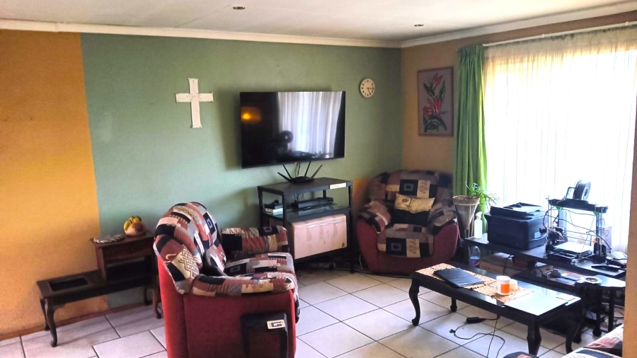 2 Bedroom Property for Sale in Glen Marais Gauteng