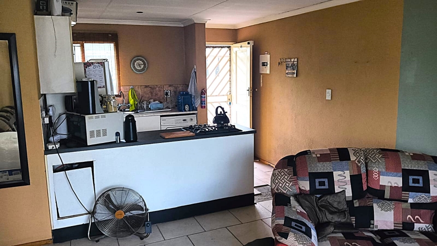 2 Bedroom Property for Sale in Glen Marais Gauteng