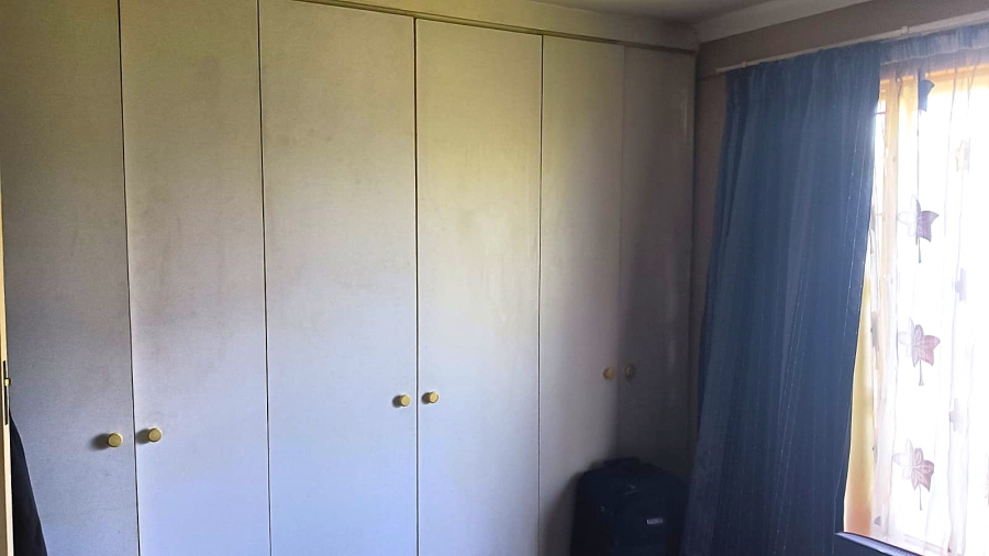 2 Bedroom Property for Sale in Glen Marais Gauteng