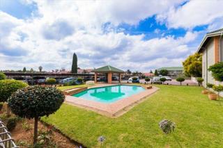 2 Bedroom Property for Sale in Glen Marais Gauteng