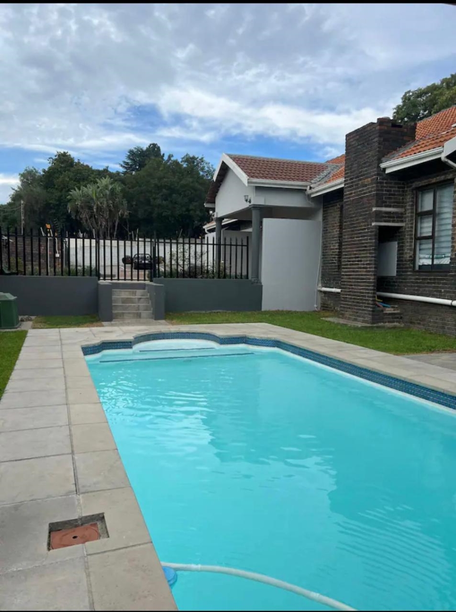 To Let 2 Bedroom Property for Rent in Ferndale Gauteng