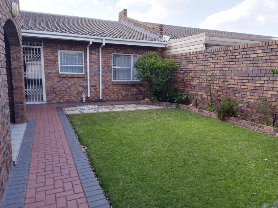 3 Bedroom Property for Sale in Three Rivers Gauteng