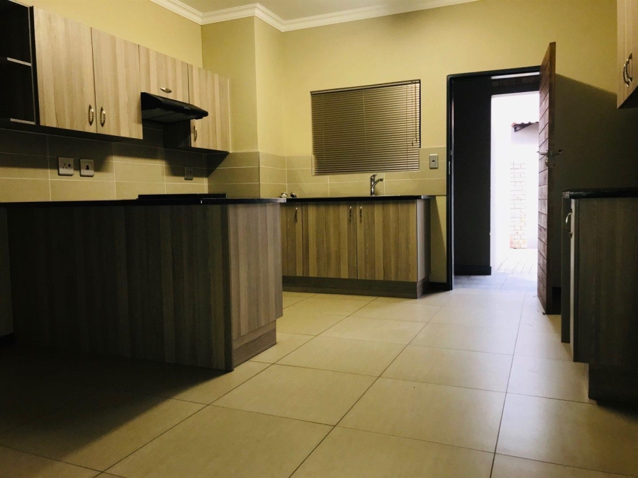 2 Bedroom Property for Sale in Three Rivers Proper Gauteng