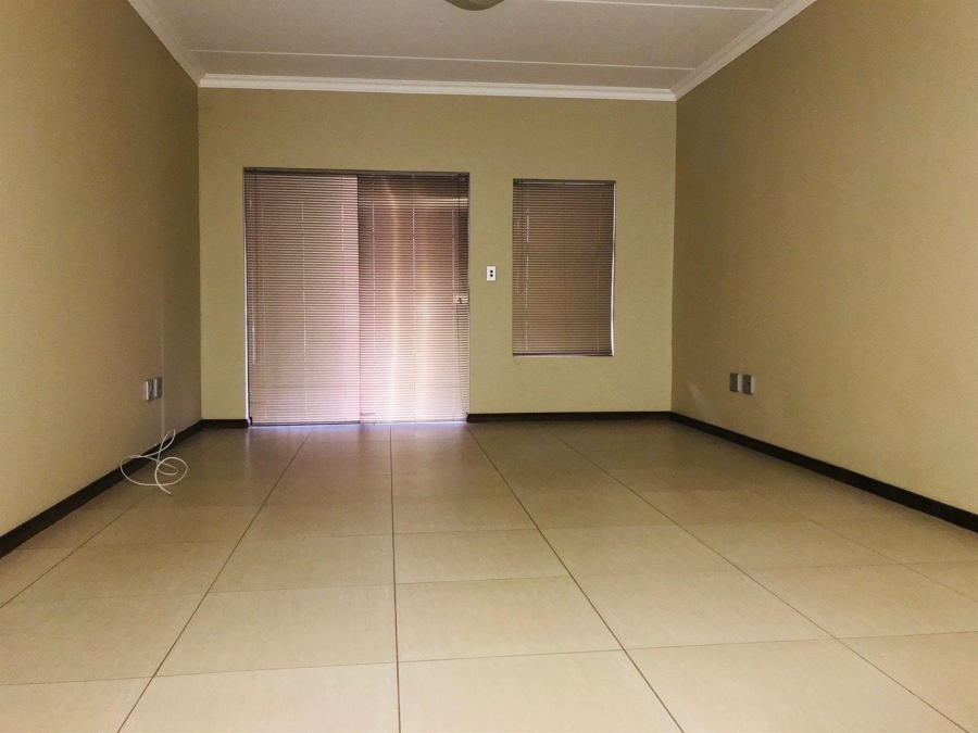 2 Bedroom Property for Sale in Three Rivers Proper Gauteng