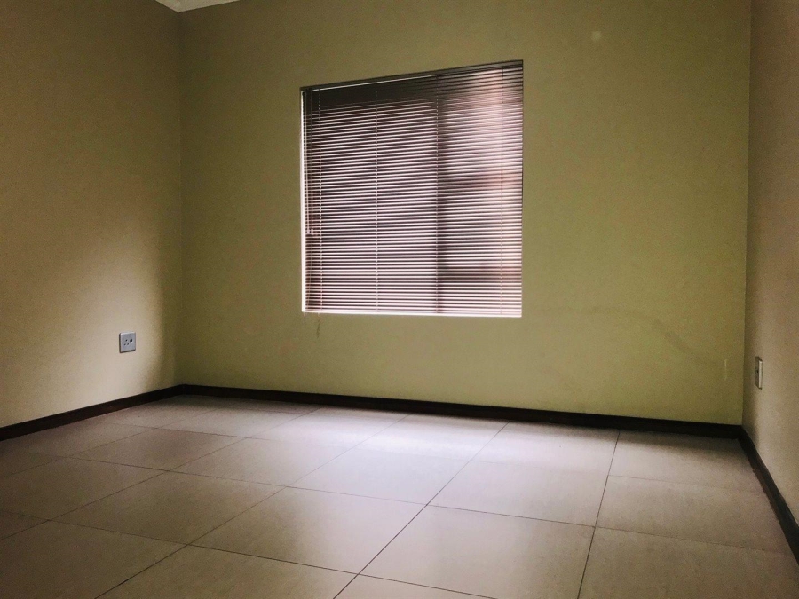 2 Bedroom Property for Sale in Three Rivers Proper Gauteng