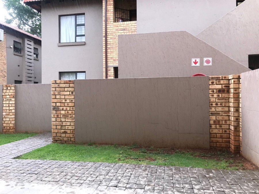 2 Bedroom Property for Sale in Three Rivers Proper Gauteng