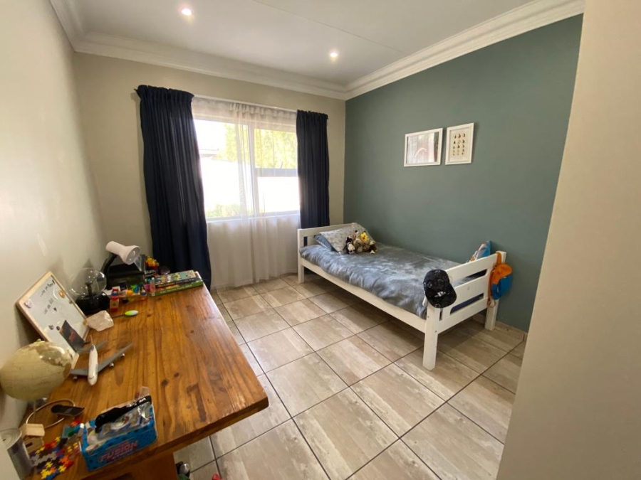 3 Bedroom Property for Sale in Three Rivers Proper Gauteng