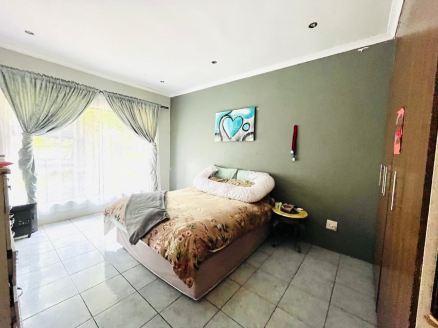 4 Bedroom Property for Sale in Risiville Gauteng