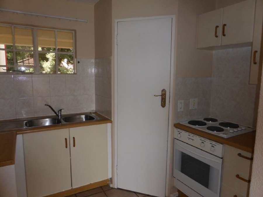 To Let 1 Bedroom Property for Rent in Monument Park Gauteng