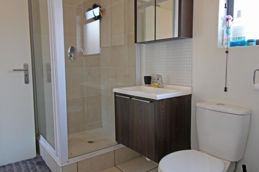 1 Bedroom Property for Sale in Bryanston Gauteng