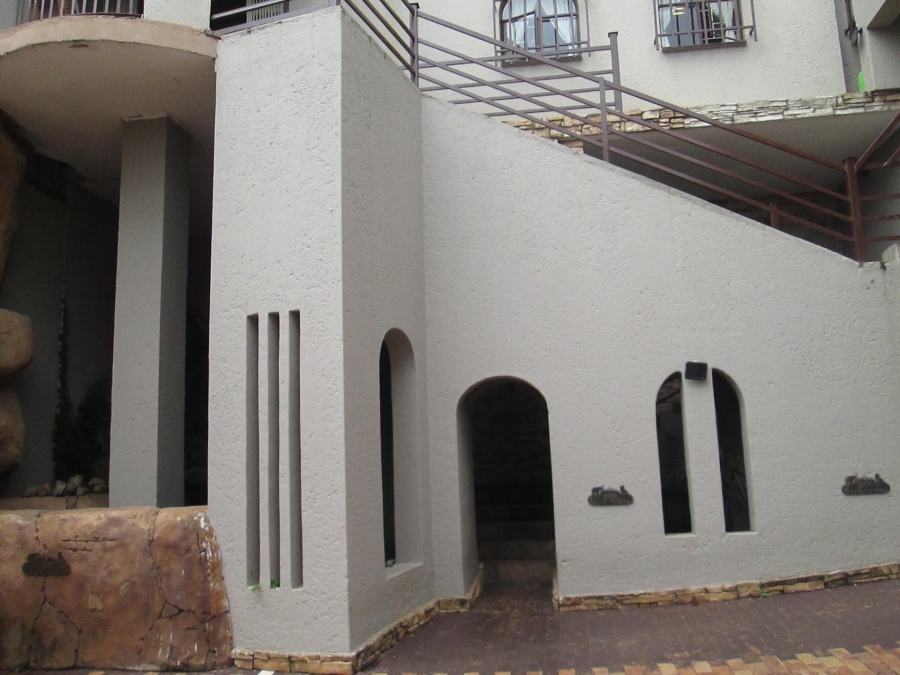 8 Bedroom Property for Sale in Florauna Gauteng