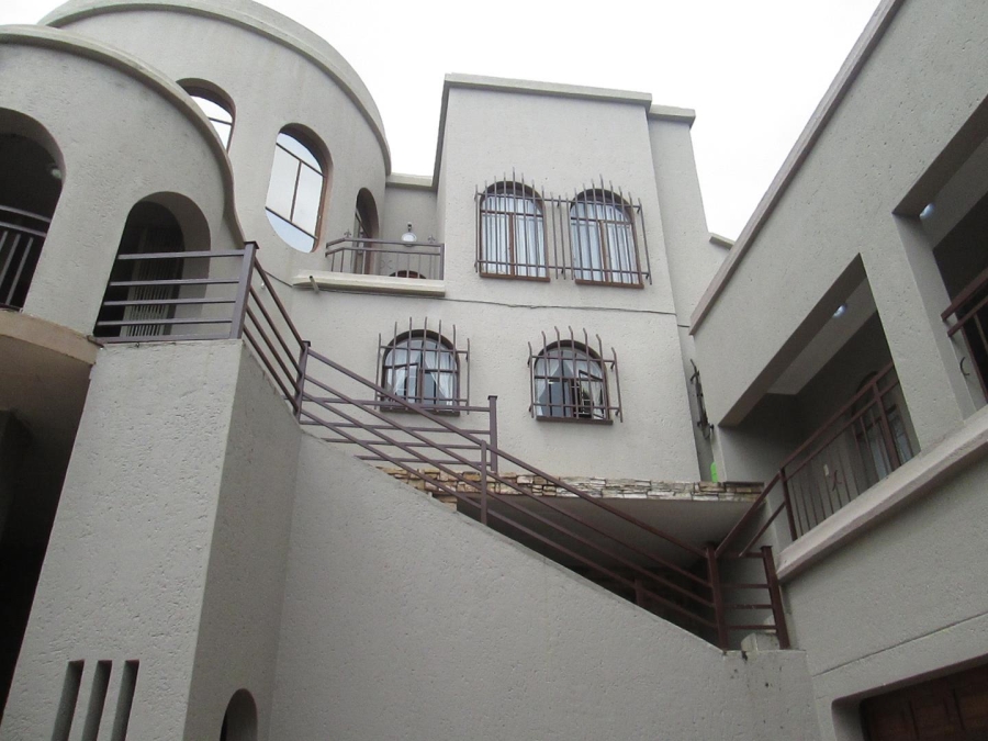 8 Bedroom Property for Sale in Florauna Gauteng