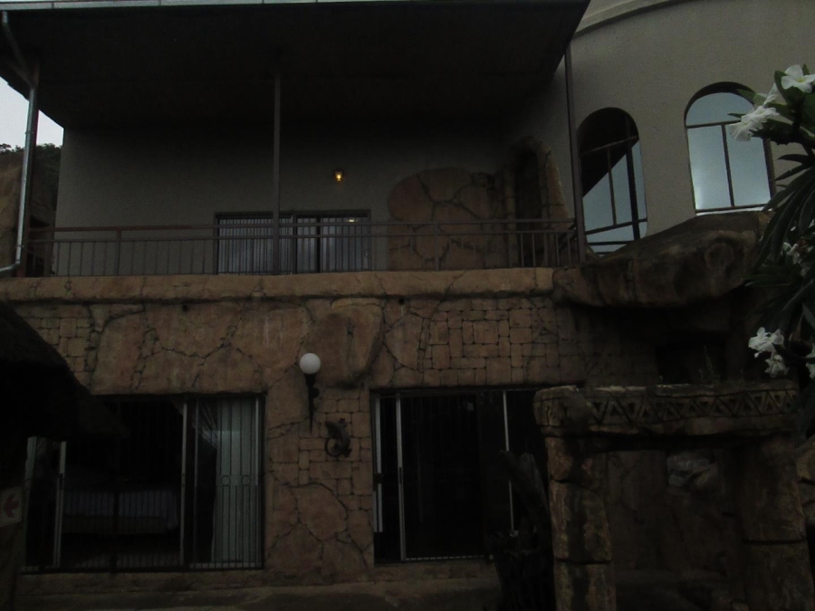 8 Bedroom Property for Sale in Florauna Gauteng