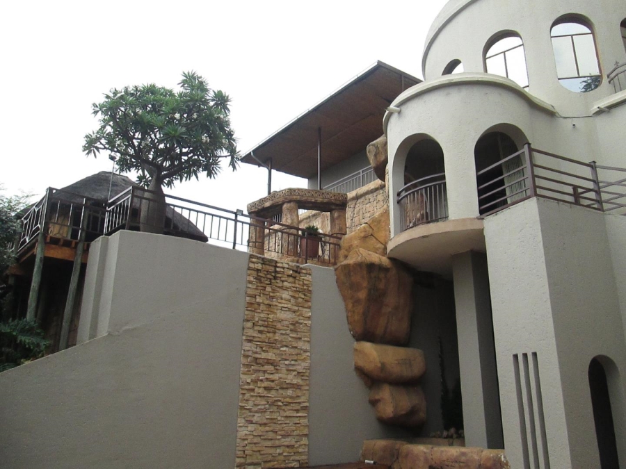 8 Bedroom Property for Sale in Florauna Gauteng