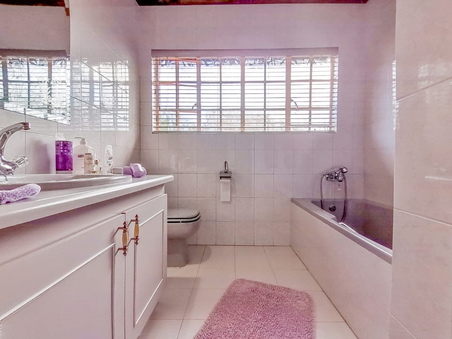 5 Bedroom Property for Sale in Bartlett Gauteng