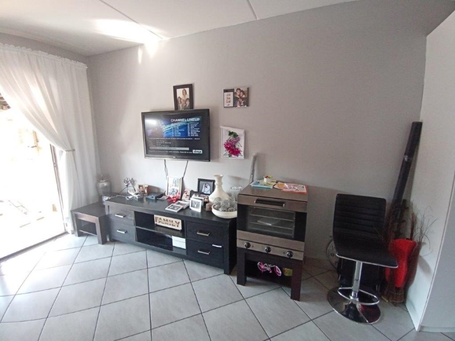 2 Bedroom Property for Sale in Parkrand Gauteng