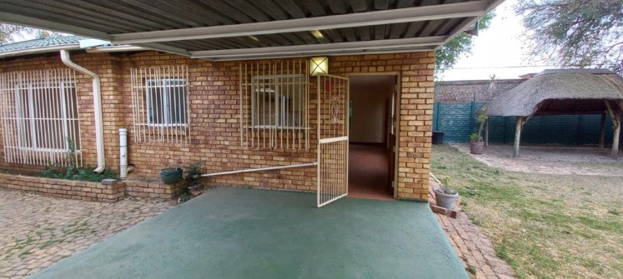 5 Bedroom Property for Sale in Sunward Park Gauteng