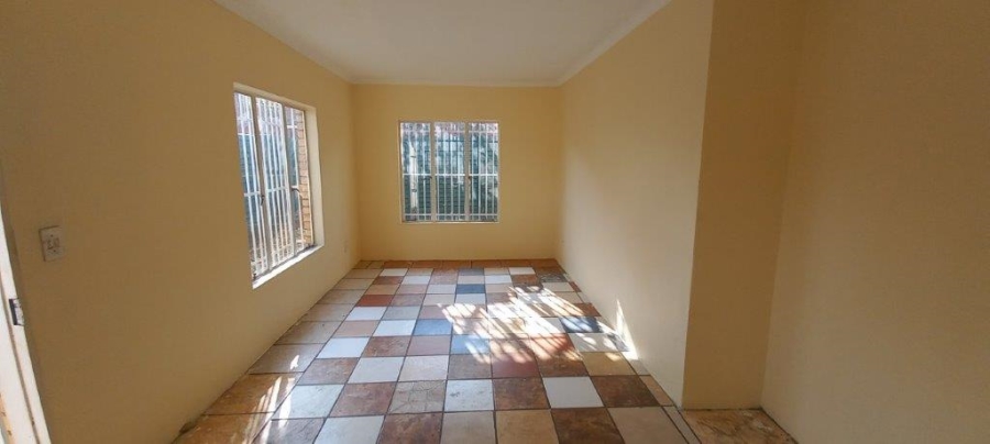 5 Bedroom Property for Sale in Sunward Park Gauteng