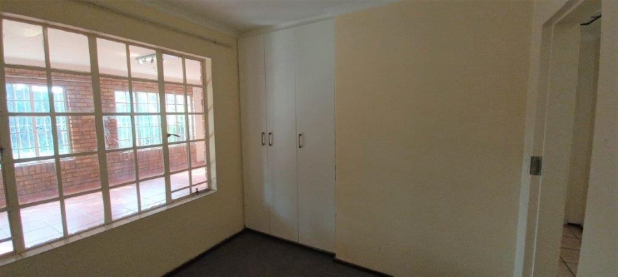 5 Bedroom Property for Sale in Sunward Park Gauteng