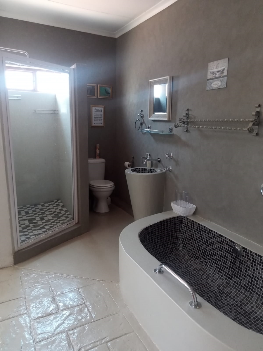 4 Bedroom Property for Sale in Selcourt Gauteng