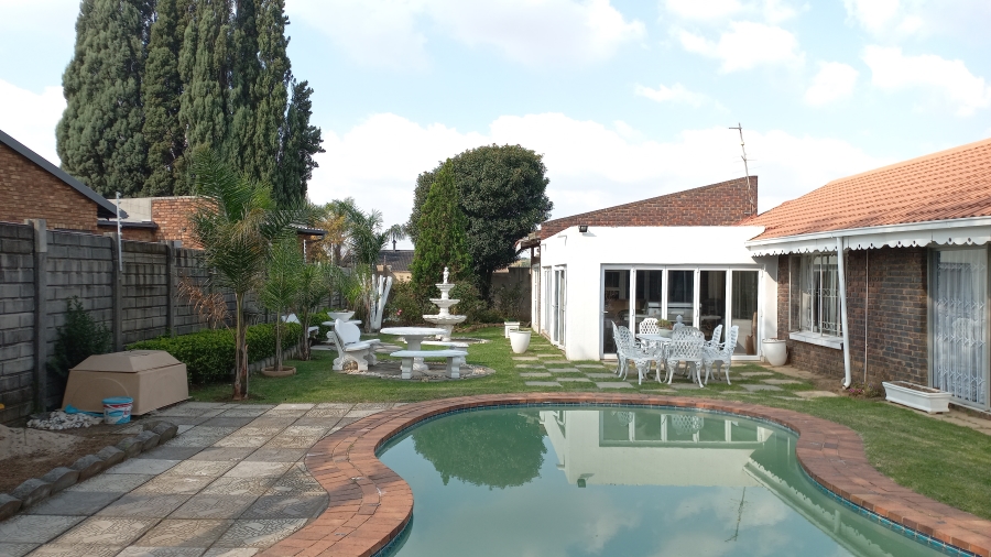 4 Bedroom Property for Sale in Sunward Park Gauteng