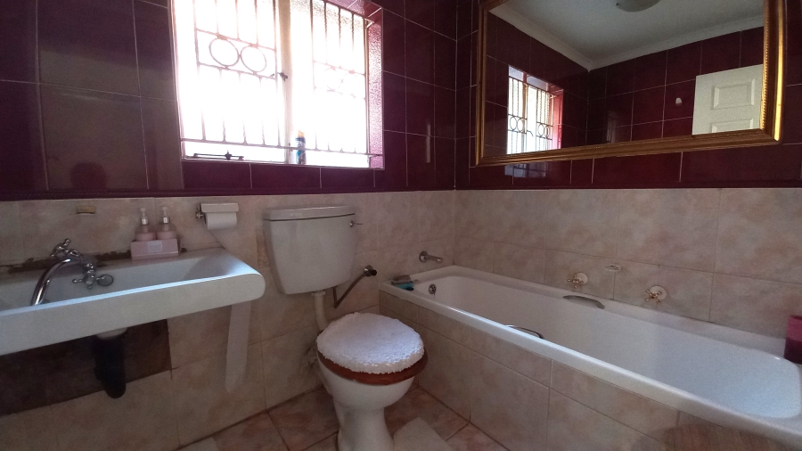 4 Bedroom Property for Sale in Sunward Park Gauteng