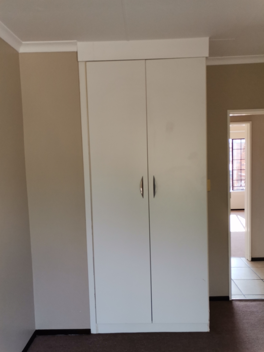 3 Bedroom Property for Sale in Sonneveld Gauteng