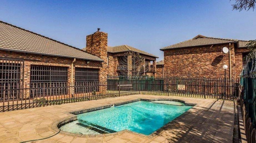 3 Bedroom Property for Sale in Sonneveld Gauteng