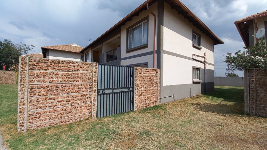 2 Bedroom Property for Sale in Parkrand Gauteng