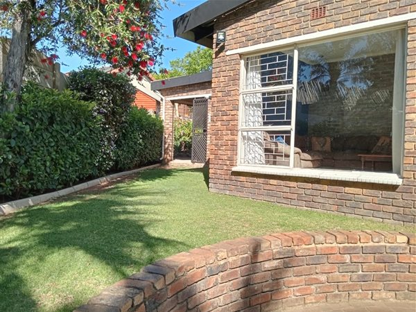 3 Bedroom Property for Sale in Glen Marais Gauteng