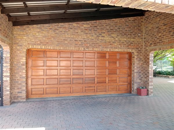 3 Bedroom Property for Sale in Glen Marais Gauteng