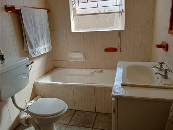 3 Bedroom Property for Sale in Glen Marais Gauteng