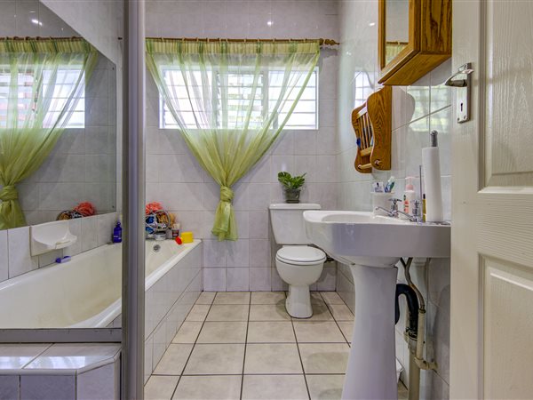 4 Bedroom Property for Sale in Aston Manor Gauteng