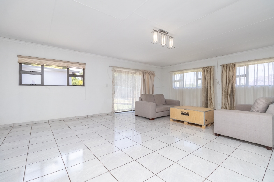 5 Bedroom Property for Sale in Valhalla Gauteng