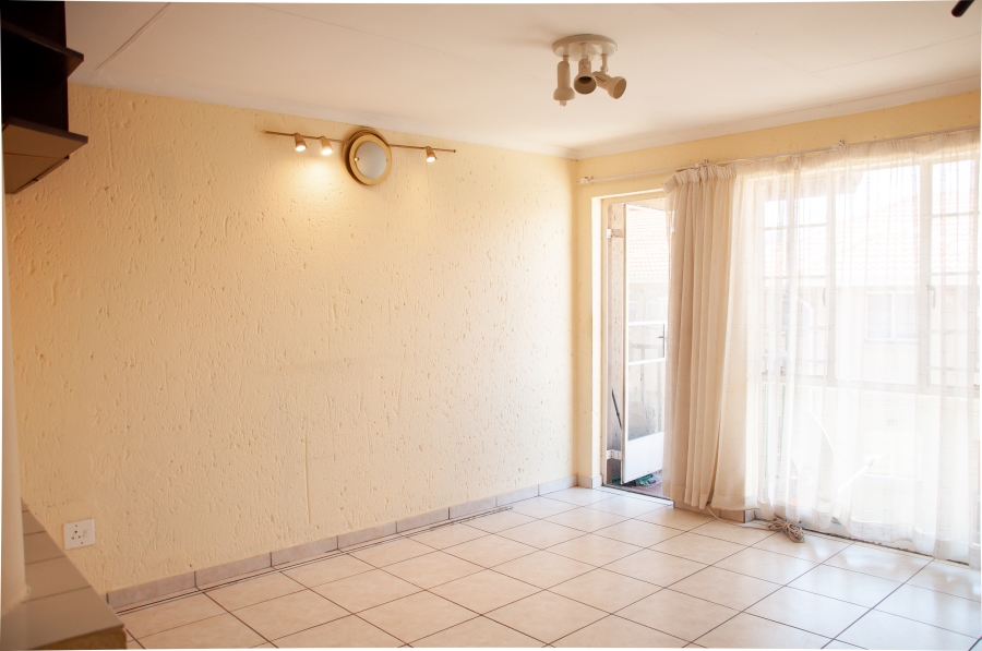 2 Bedroom Property for Sale in Vorna Valley Gauteng