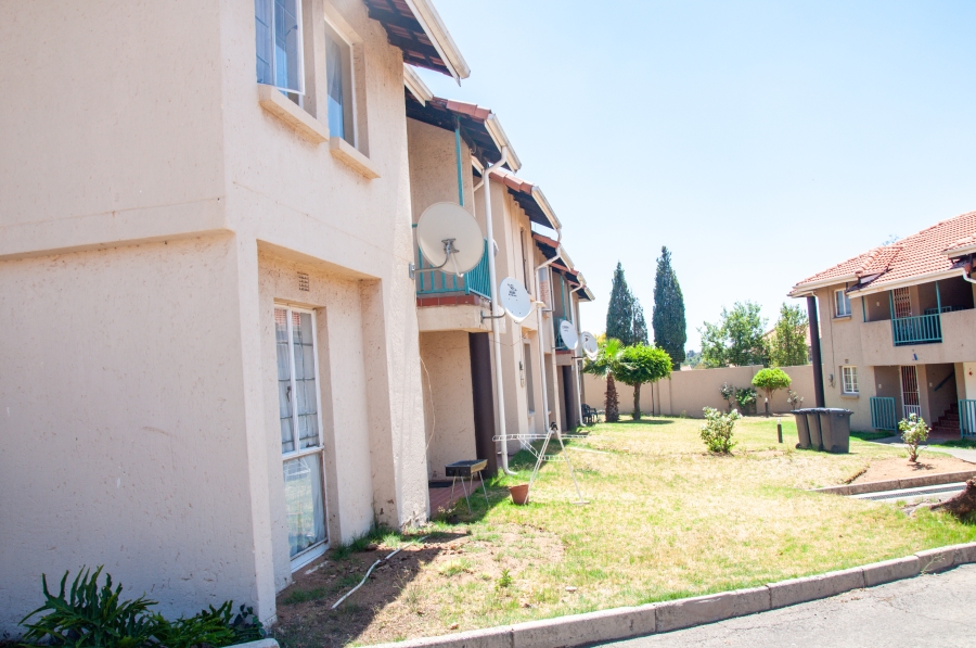 2 Bedroom Property for Sale in Vorna Valley Gauteng