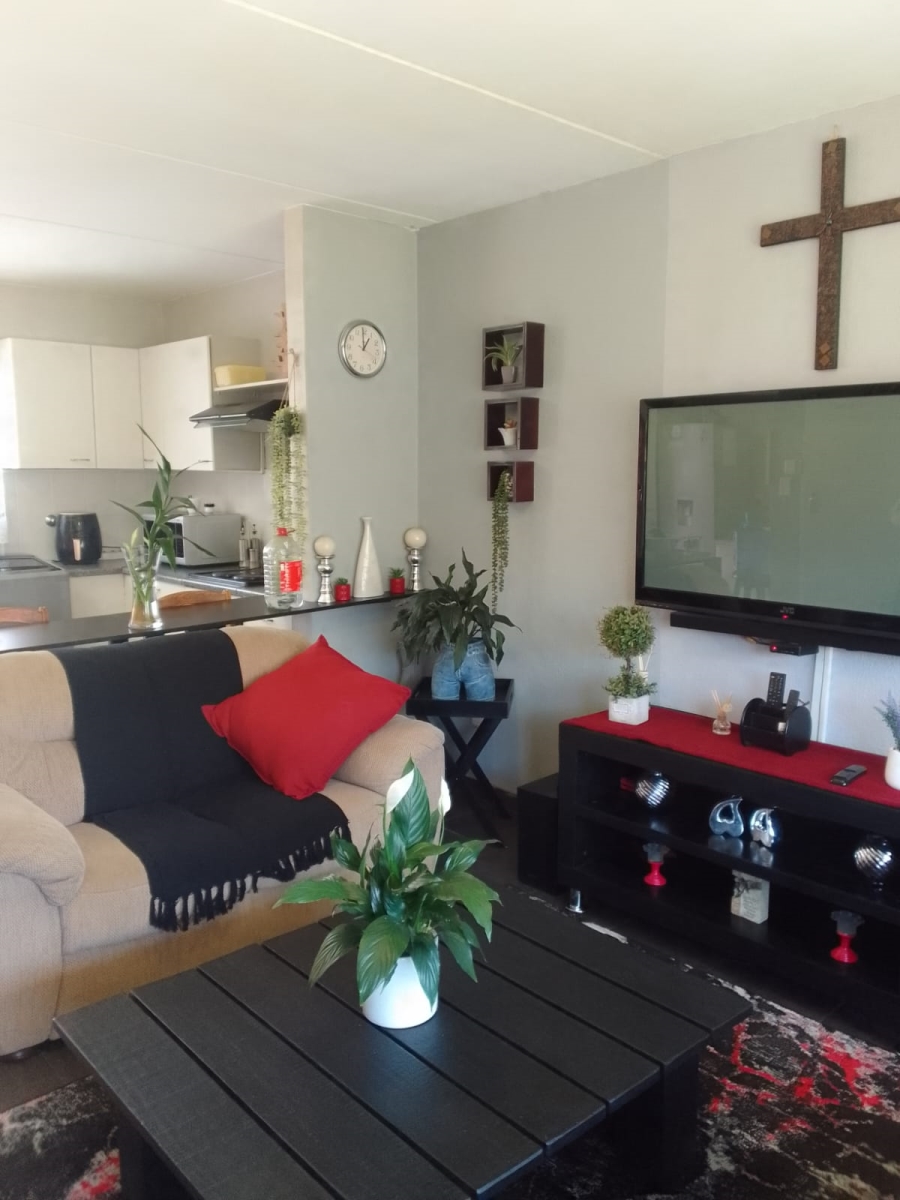 2 Bedroom Property for Sale in Wilgeheuwel Gauteng