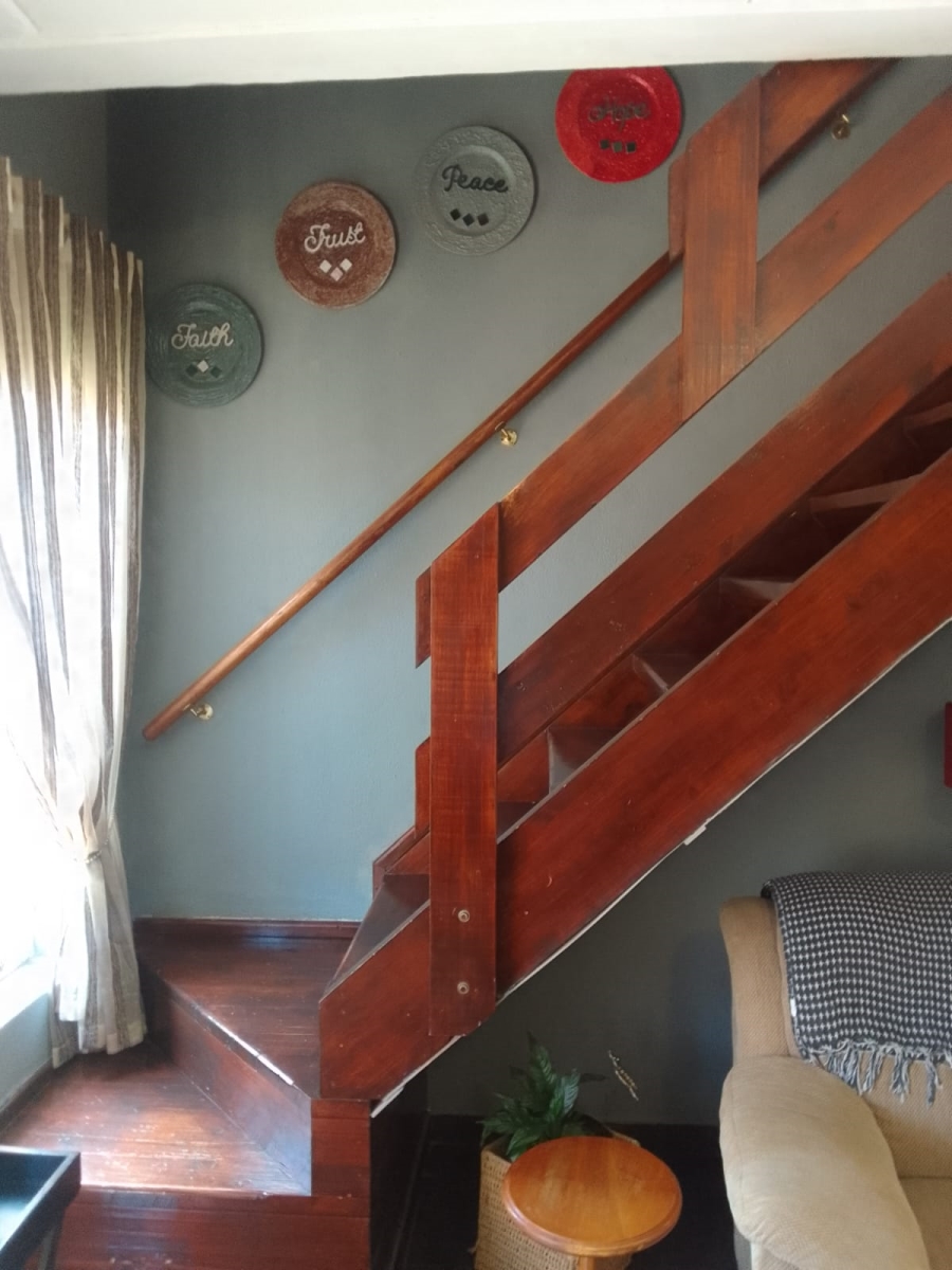 2 Bedroom Property for Sale in Wilgeheuwel Gauteng